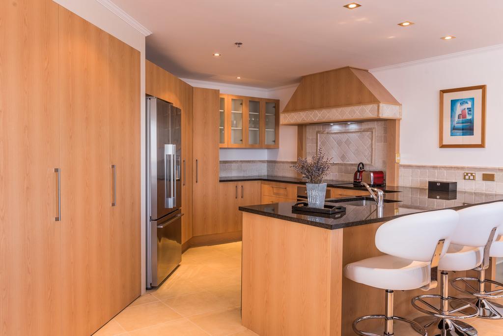 Fino Hotel & Suites Крайстчёрч Экстерьер фото