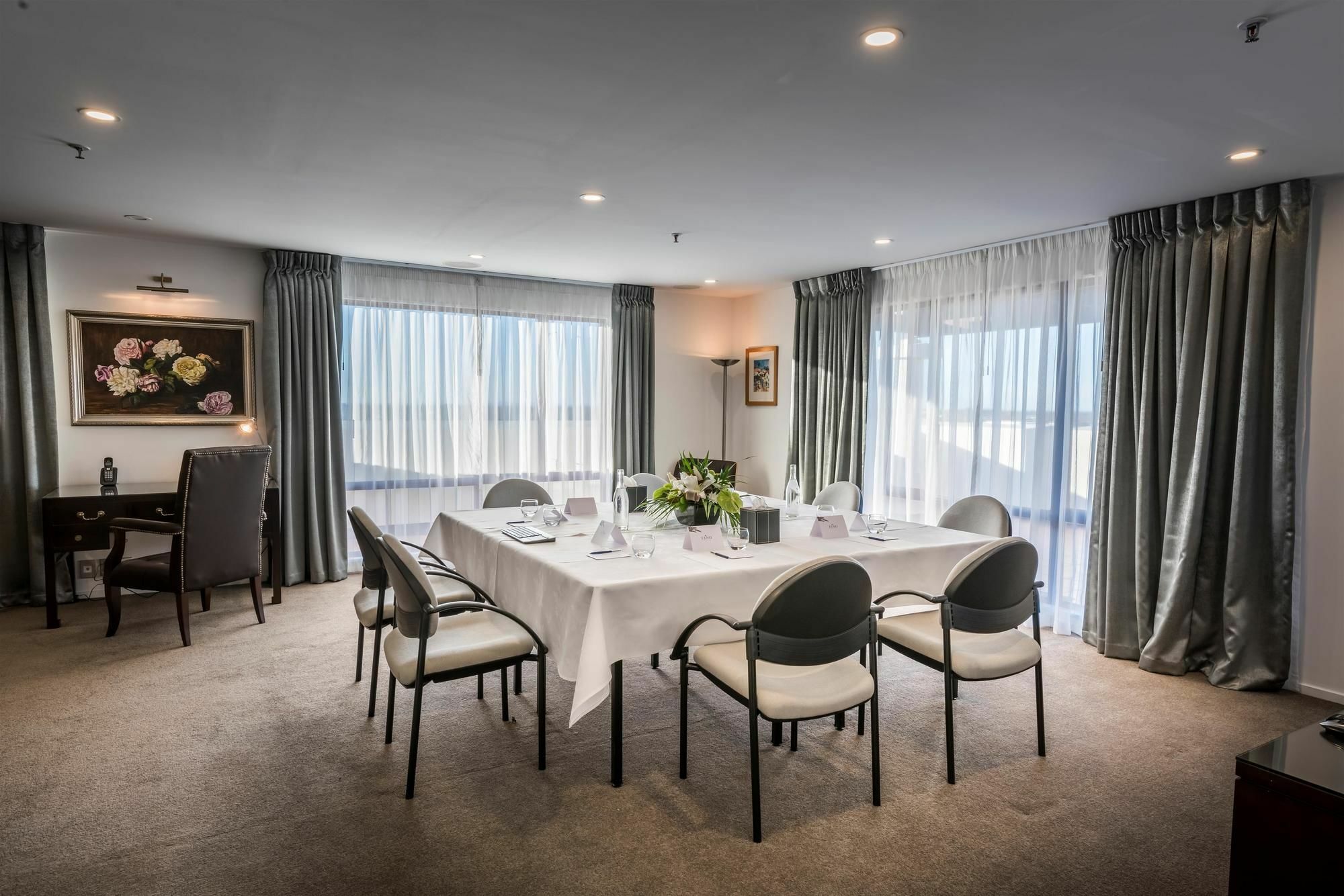 Fino Hotel & Suites Крайстчёрч Экстерьер фото