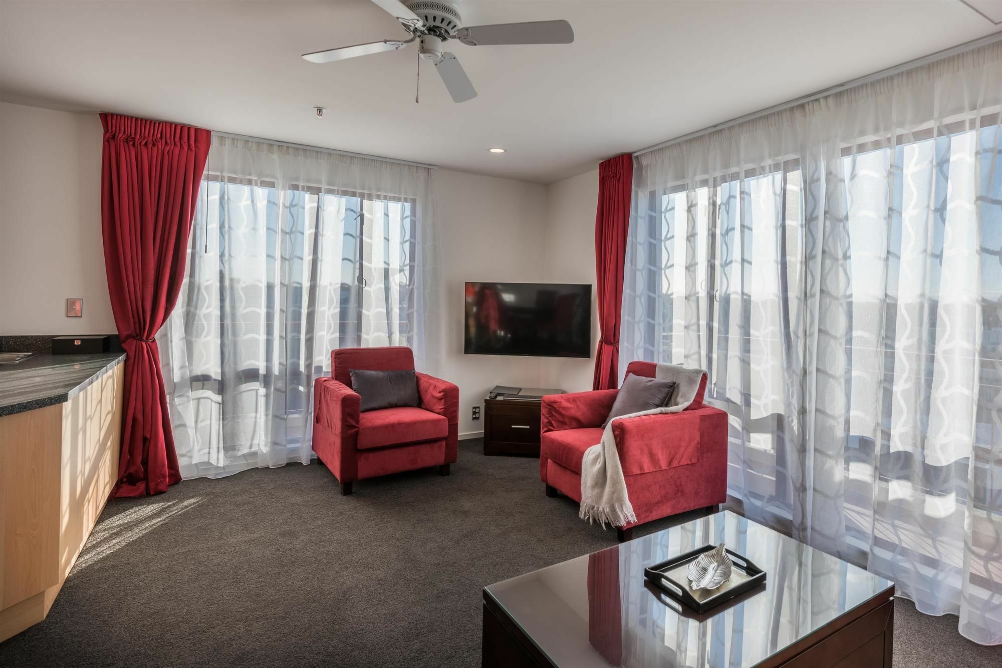 Fino Hotel & Suites Крайстчёрч Экстерьер фото